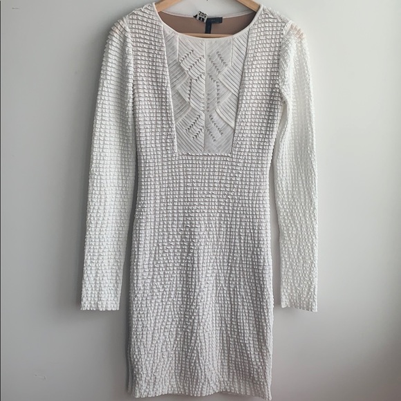 🌸 BCBG white dress - Picture 3 of 7